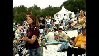 Joni Mitchell sings &quot;WOODSTOCK&quot; at Woodstock 1998