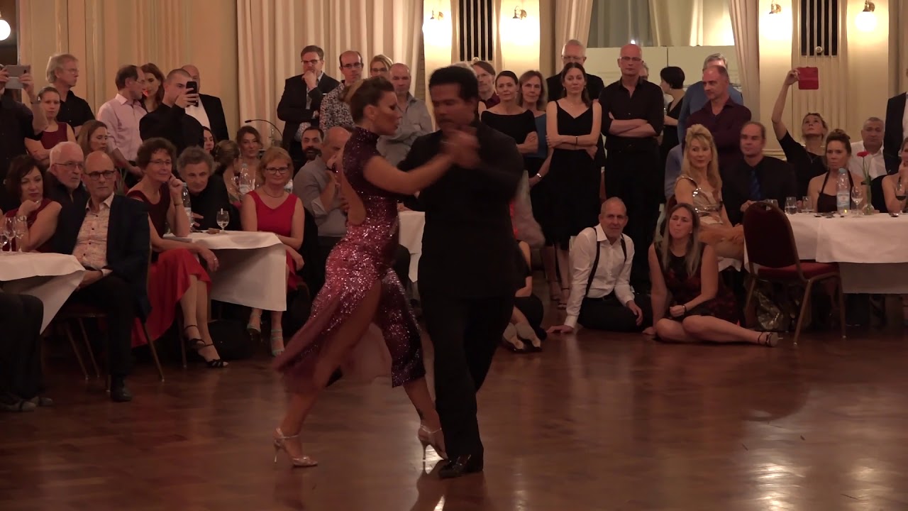 Video thumbnail for Mariana Montes & Sebastián Arce - Ensueños