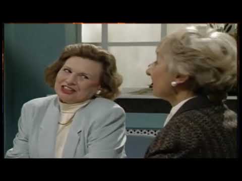 Keeping Up Appearances - The Commodore - S04 E04 Part 01