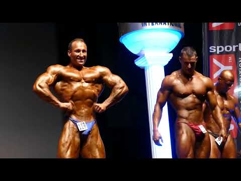 Men Extremebody Posedown - WFF European 2015