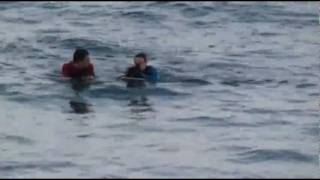 preview picture of video 'LAMPAUL-PLOUDALMEZEAU   -  Les surfeurs'
