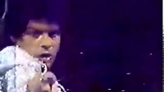 Gary Glitter and The Glitter Band 'Baby please don't go'