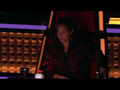 The Voice 2017 Battle   Enid Ortiz vs  Valerie Ponzio  'Love Triangle'