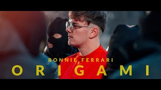 Kadr z teledysku ORIGAMI tekst piosenki Ronnie Ferrari feat. korweta