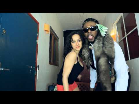 BORO SANGUY CLIPOFFICIEL DAME SUR LUI EXCLUSIVITE