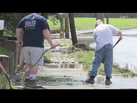 A second weekend of flood cleanup on Wheeling Island