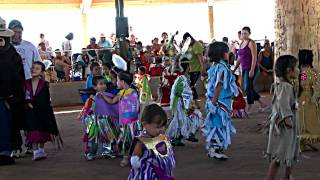 preview picture of video 'Tiny Tot's the Smallest & Youngest  Native Dancers - Omak Stampede 2010'