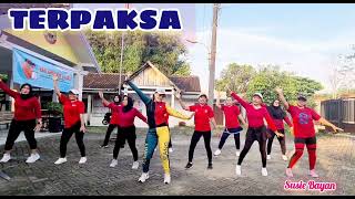 Download lagu TERPAKSA BAJIDOR KOPLO #tiktokviral #zumba #senamkreasi SUSIE BAYAN BLORA mp3
