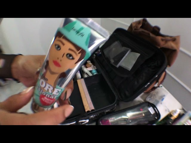 Vídeo relacionado con Set Maquillaje Mujer, Kit de Maquillaje Profesional Completo, Set Regalo Maquillaje Adolescente con Paleta Sombras de Ojos Fundación Corretores Contorno Gloss Labios Máscara Línea Ojos Bolsa de Viaje