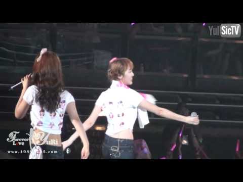 [101016] SNSD Yulsic 율싴 Fancam Moment #84- Lovely Couple at Taiwan Concert