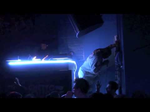 Clapper Priest Live  6