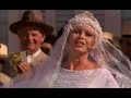 Brigitte Bardot chante « Sur le Boulevard du Rhum » (1971)