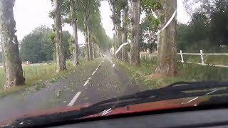 preview picture of video 'Orage violent : route difficilement praticable juste après'