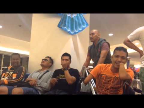 JAMAICA CAFE - (medley) Moves Like Jagger / Fireworks (acappella cover)