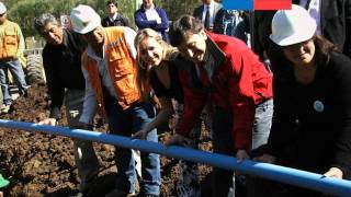 preview picture of video 'Ministro Golborne inspecciona construcción del sistema de agua potable rural de Leyda'