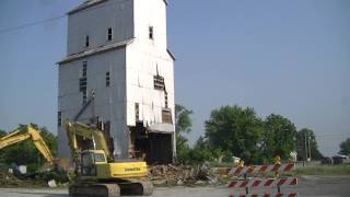 preview picture of video 'Grain Elevator Demolition'