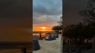 Download lagu Ambil Aja! Mentahan Video Menikmati Indahnya Sunset di Pantai Bali #storywa #shorts #pantaibali mp3