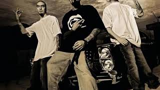 10. ESA NENA MUEVE EL CULO.