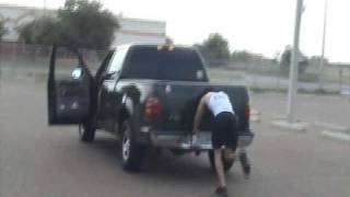 preview picture of video 'Pura Nutrition - Wisso Flex tire flip truck push set two'