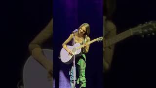 Olivia Rodrigo And Fans Singing 1 step Forward 3 Steps Back From The SOUR TOUR! Aww