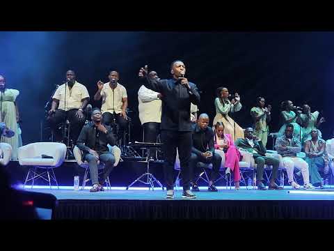 Dumi Mkokstad - Moy'Oyingwele Siyakudinga (Carnival City Day 1)