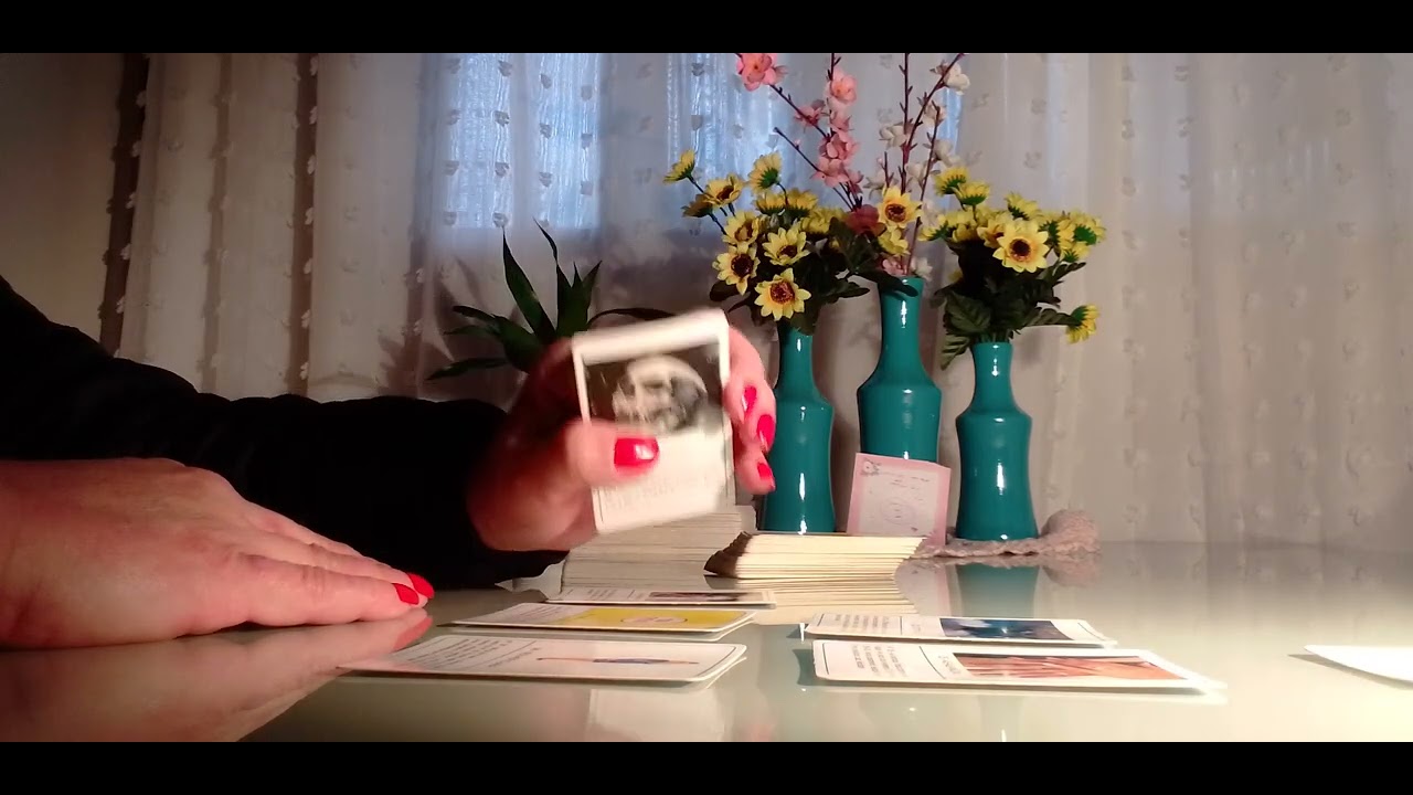 LIBRA🤦🏻‍♀️💵pelo amor da deusa, larga esses contatinhos e amiguinhos de mão e foca no teu financeiro