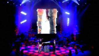 Gigi D’alessio all’ Olympia di Parigi. Alle percussioni Davide Cantarella