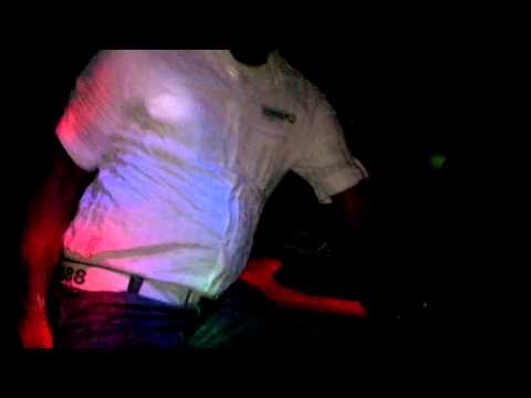 El Punto Latino con DJ Sosa (domingo 28 de agosto 2011)