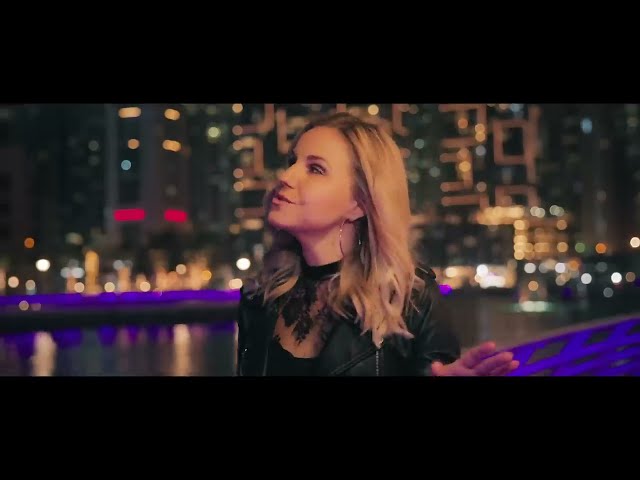 Fliegen von Natalie Holzner ((jetzt ansehen))