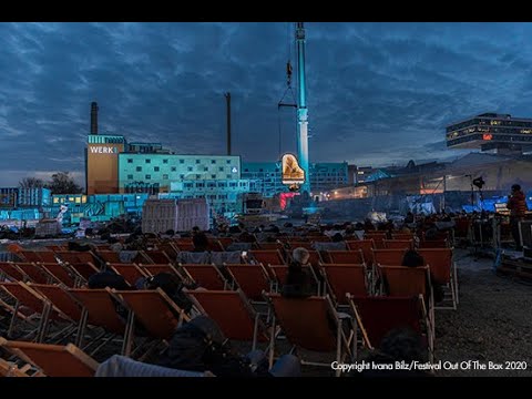 Special job for BKL: Mobile construction crane takes part in concert.