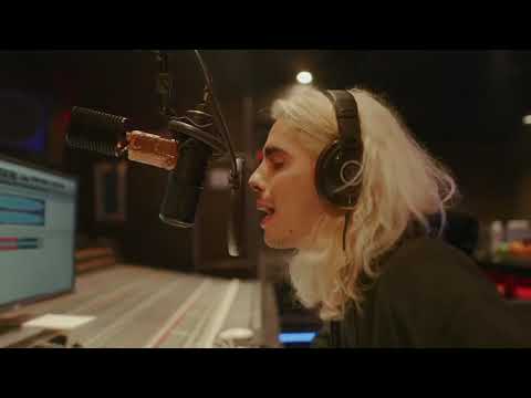 Henry AZ - Live In-Studio Freestyle