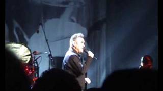 Morrissey - Something Is Squeezing My Skull (Roundhouse 3)