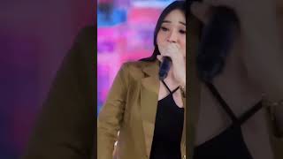 Download lagu Tulung Jelasno Ning Aku Sayang...Difarina Indra Feat Om Adella  Wuaeenak Bolo mp3