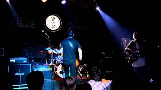 The Vasco Era cover Nirvana's Lithium @ Vox Bar, Wuhan, China