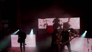 11 - Shadows - Red [Live in Pittsburgh 6.26.11] - HD