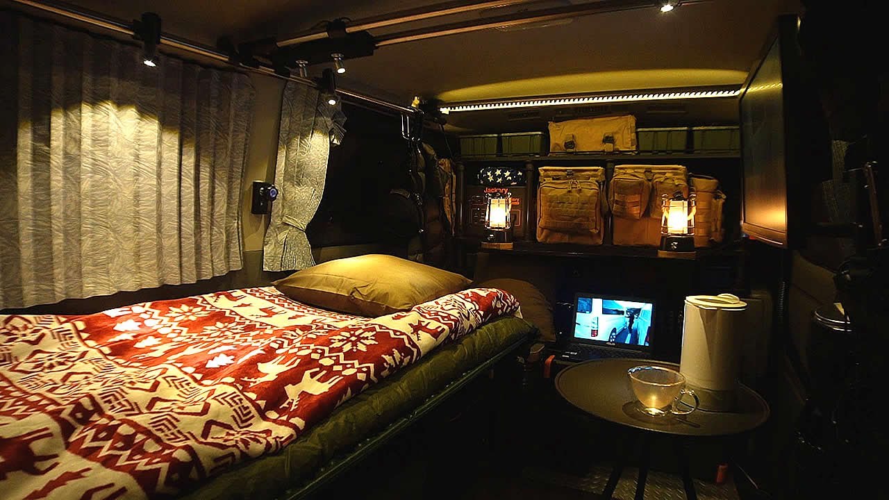 [68]秘密基地の車中泊旅｜山奥で強風の音と小雪に癒されリラックス｜ハイエースキャンピングカー｜ASMR