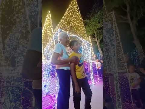 La magia de la navidad ilumina el municipio Falcón. 🎄Nos reunimos en familia desde la Plaza Bolívar