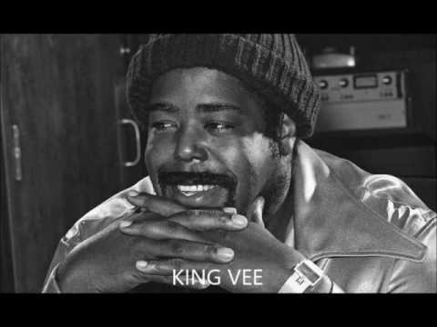 download lagu mp3 mp4 Barry White Deeper And Deeper, download lagu Barry White Deeper And Deeper gratis, unduh video klip Barry White Deeper And Deeper