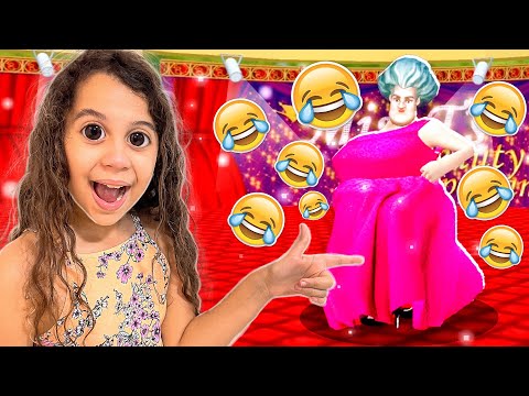 SARAH DEIXOU A PROFESSORA MUITO...GORDA !! - Scary Teacher 3D