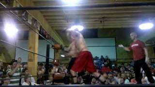 preview picture of video 'David Barksdale vs. Jarrod Curvin, Rookies Oxford, Alabama Amateur MMA'