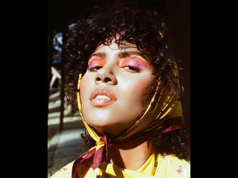 MAYRA ANDRADE E PEDRO MOUTINHO ..  ALFAMA.