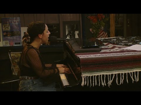 Abby Lokelani - Nowhereland (Live at Kulak's Woodshed)