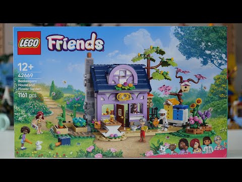 Конструктор LEGO Friends Будиночок та квітник бджолярів (42669)