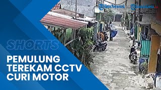 Video CCTV Detik-detik Pemulung Curi Motor di Permukiman, Tinggalkan Karung Besar di Pinggri Jalan
