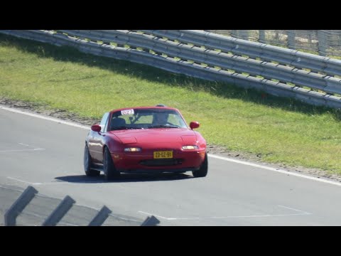 MX-5 NA Turbo destroying other MX-5's, including itself on Circuit Park Zandvoort aka CM.com