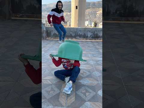 تخبى جوا  الدلو🪣 وختفى مستحيل شو صار 😣💥