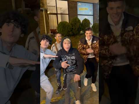 Janko i Dojčin pevaju Ja Kradem Bakar #balkan #shorts