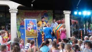 preview picture of video 'Resort Arcen / Live entertainment Kindershow De Pret Parade Wally Preyll / Spekkie eten'