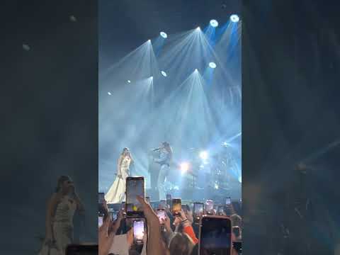 VITAA & LYNDA interprètent #Afleurdetoi au Zénith Paris le 12 mai 2023 #vitaa #lynda #Lyndreamtour