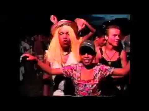 bloco "Lá vem a turma das nigrinhas!" em Ipiaú.